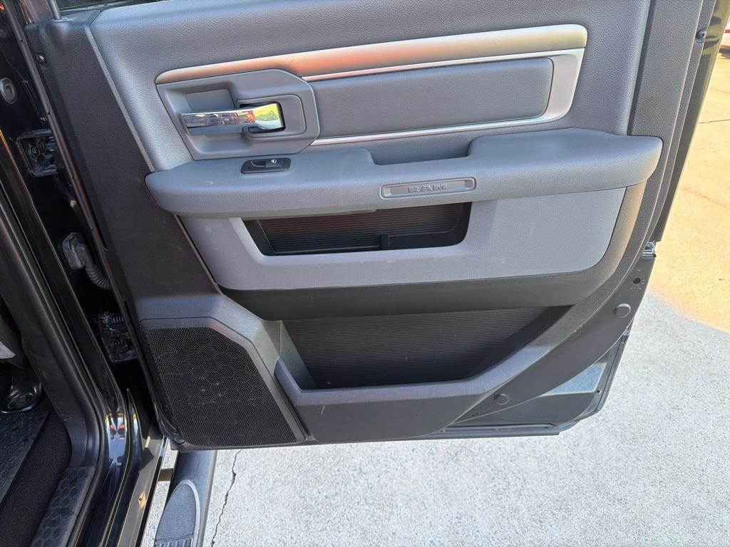 RAM 1500 Classic SLT 4x4 Crew Cab 6'4" Box 2019