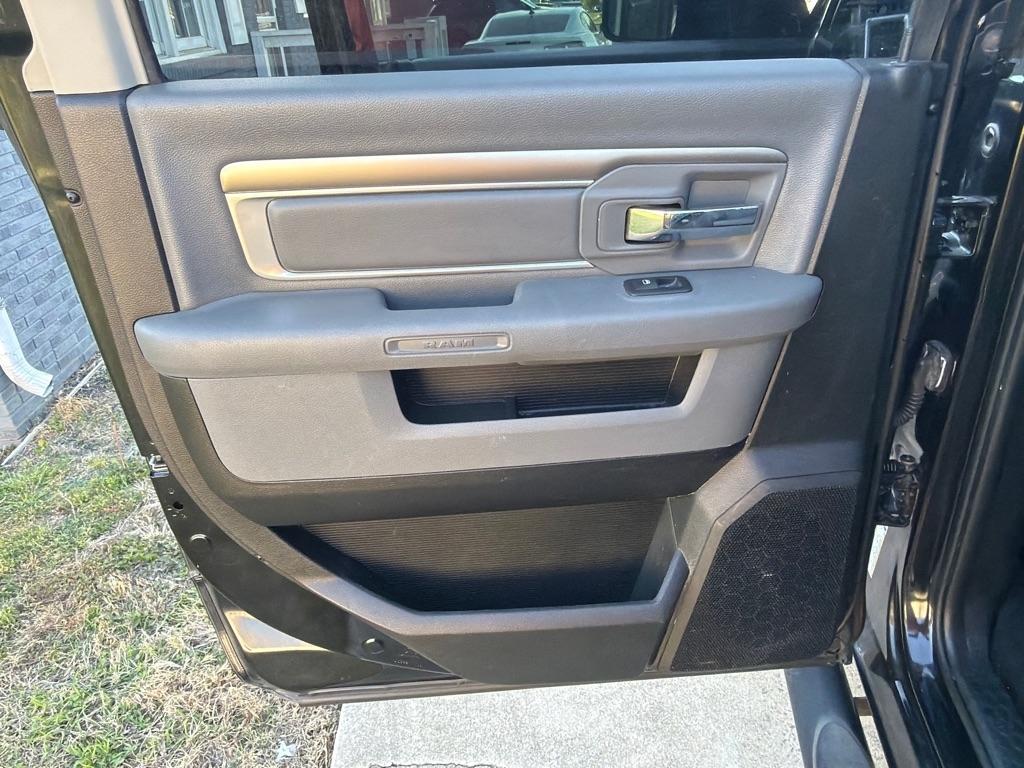 RAM 1500 Classic SLT 4x4 Crew Cab 6'4" Box 2019