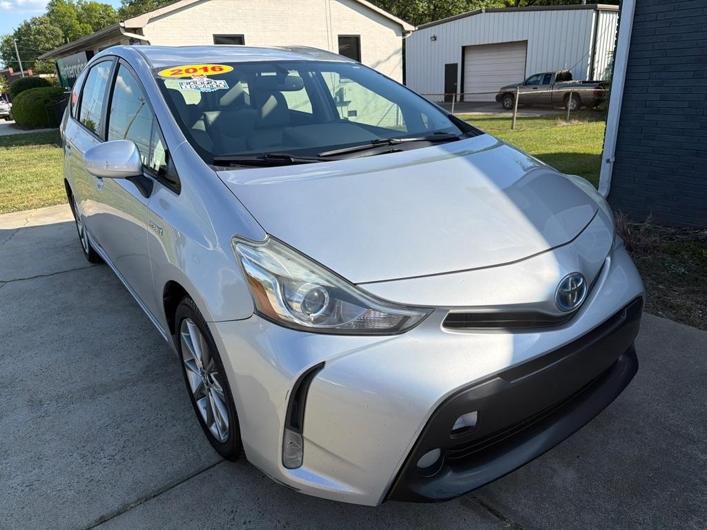 Toyota Prius V 5dr Wgn Three (Natl) 2016