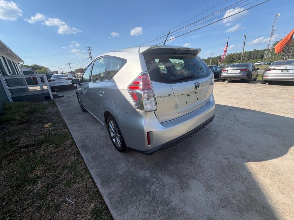 Toyota Prius V 5dr Wgn Three (Natl) 2016