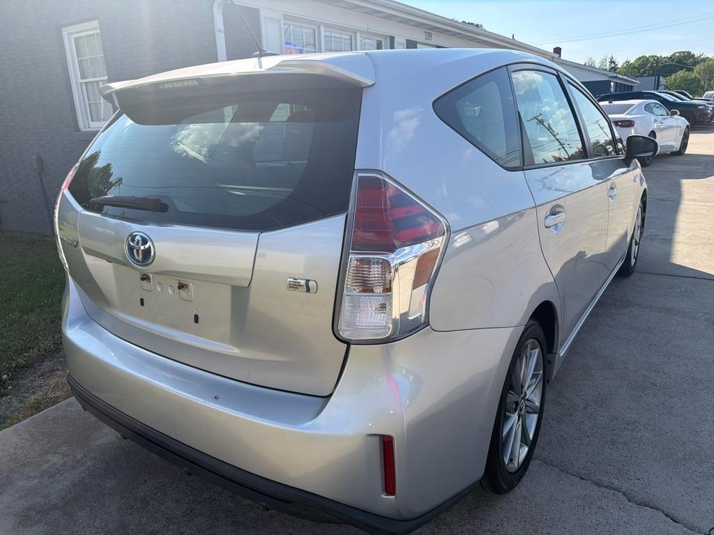 Toyota Prius V 5dr Wgn Three (Natl) 2016