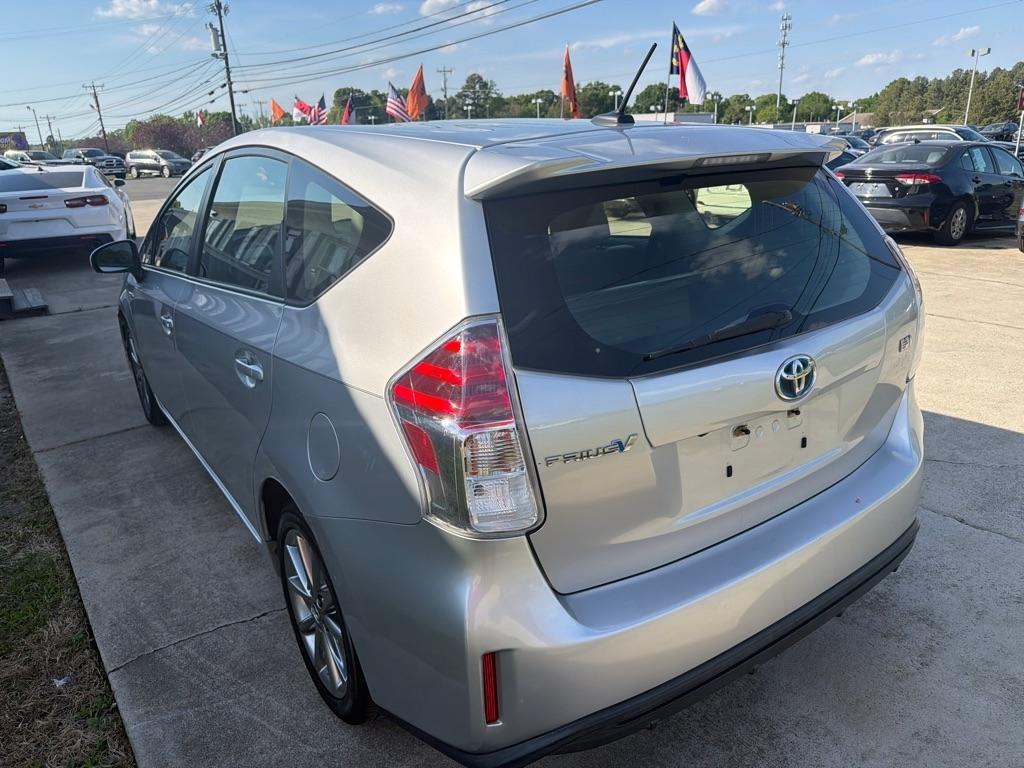 Toyota Prius V 5dr Wgn Three (Natl) 2016