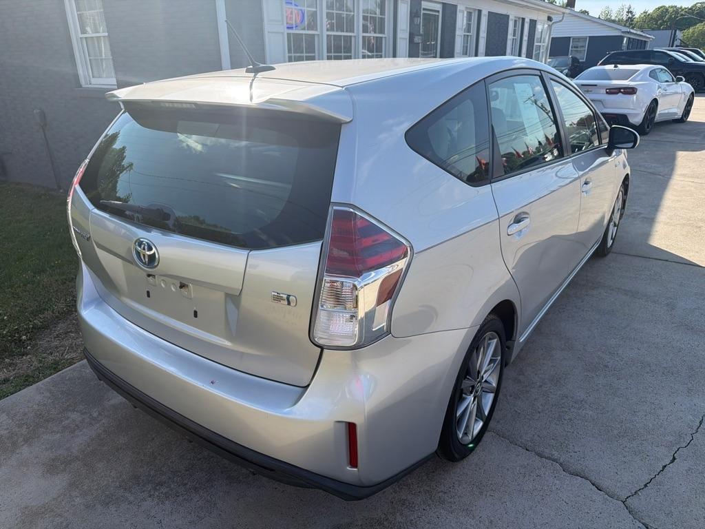 Toyota Prius V 5dr Wgn Three (Natl) 2016