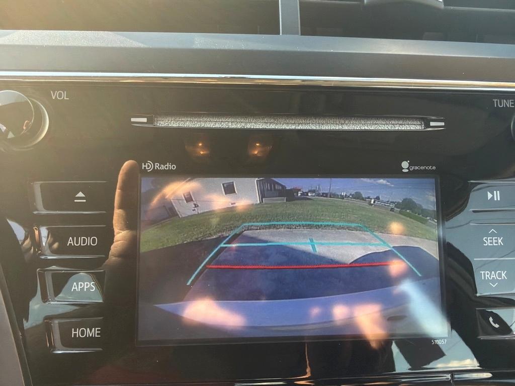 Toyota Prius V 5dr Wgn Three (Natl) 2016