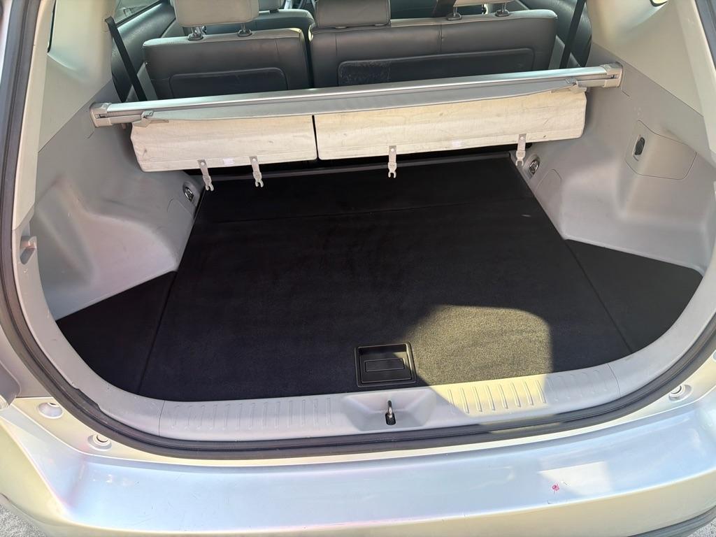 Toyota Prius V 5dr Wgn Three (Natl) 2016