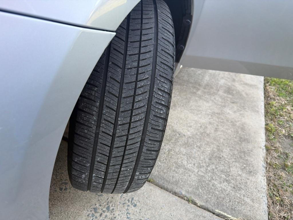 Toyota Prius V 5dr Wgn Three (Natl) 2016