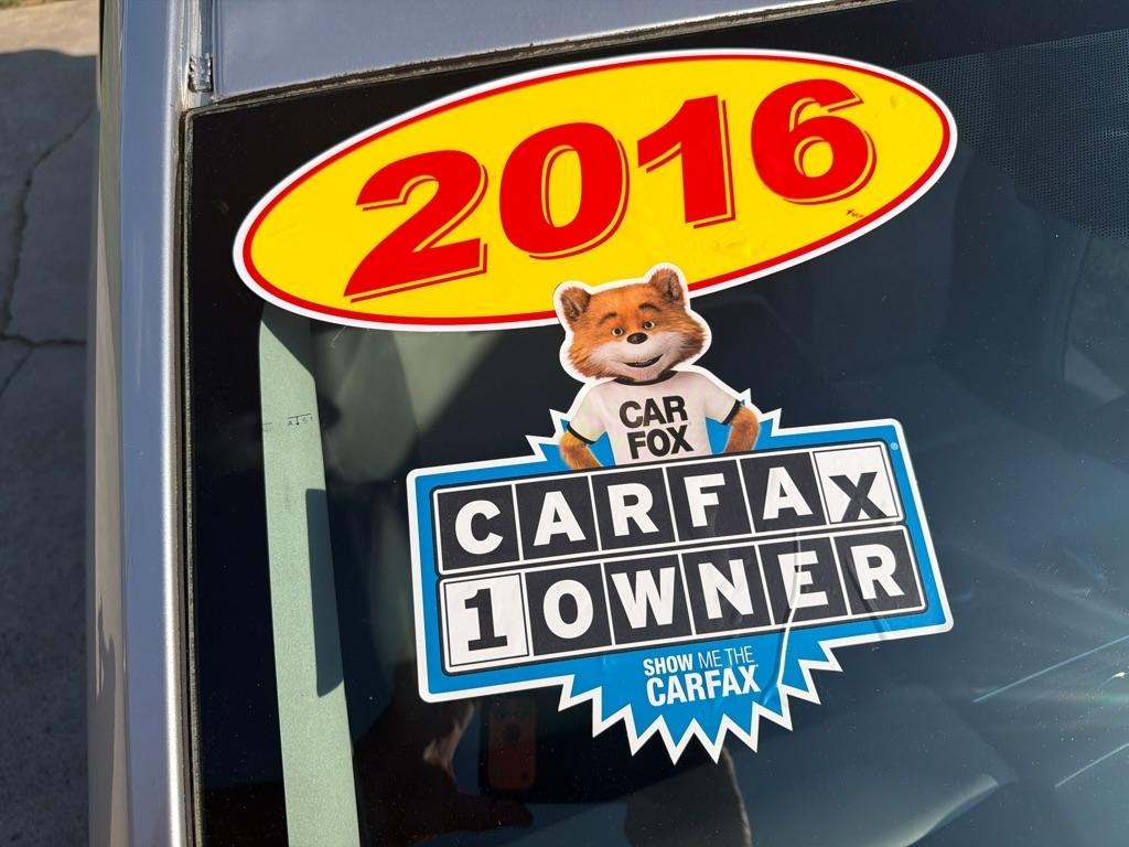 Toyota Prius V 5dr Wgn Three (Natl) 2016