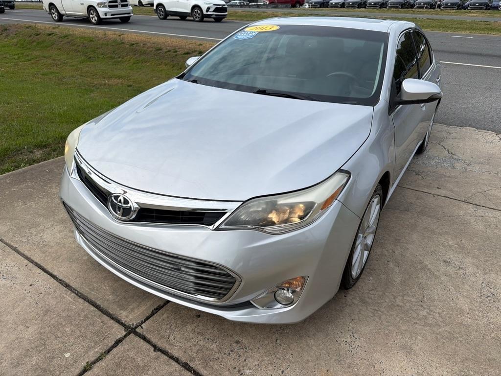 Toyota Avalon 4dr Sdn XLE Premium (Natl) 2013