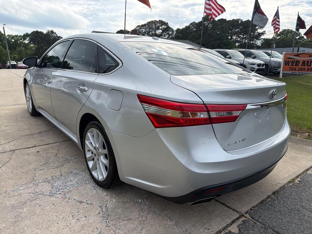Toyota Avalon 4dr Sdn XLE Premium (Natl) 2013