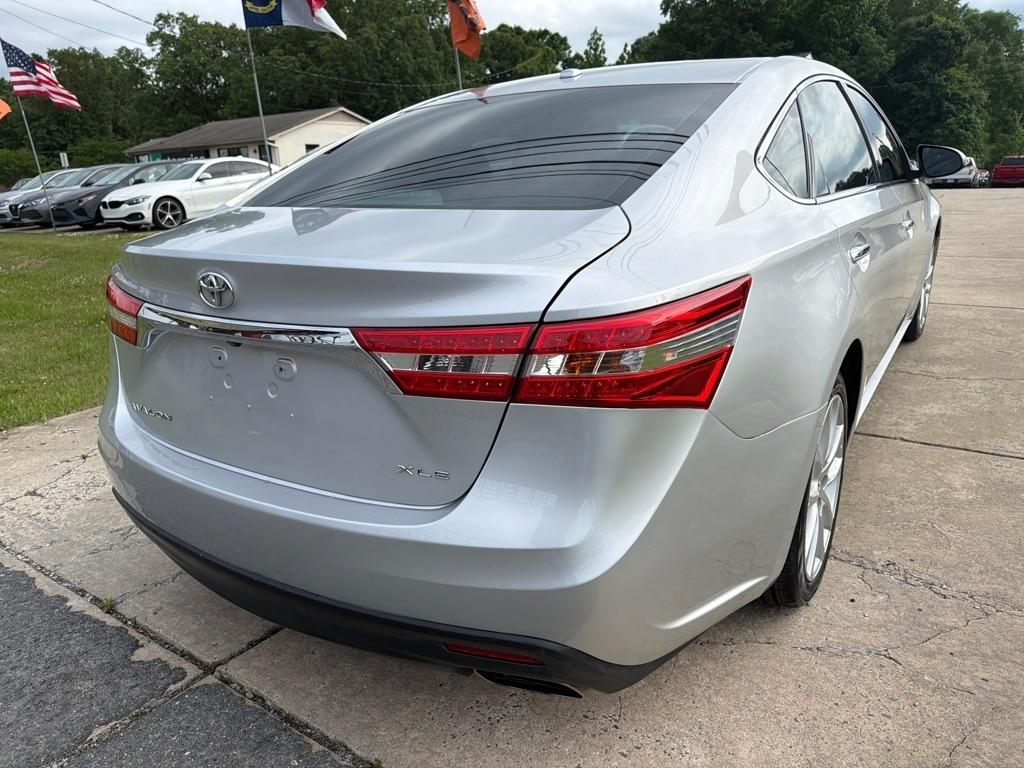 Toyota Avalon 4dr Sdn XLE Premium (Natl) 2013