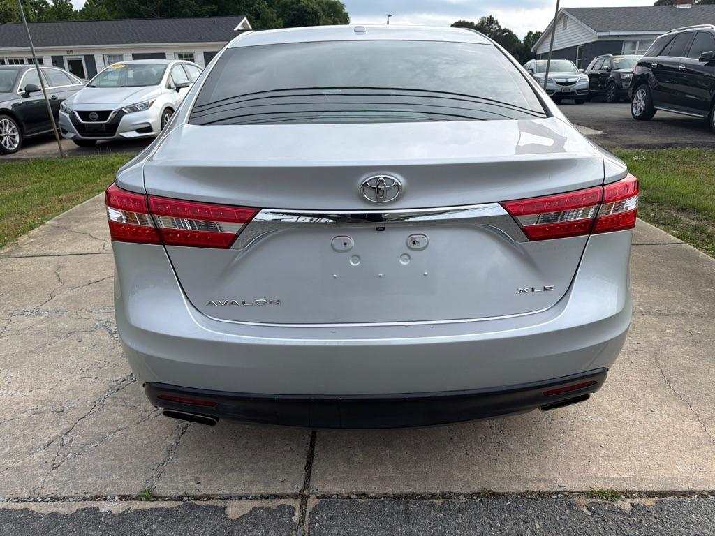 Toyota Avalon 4dr Sdn XLE Premium (Natl) 2013