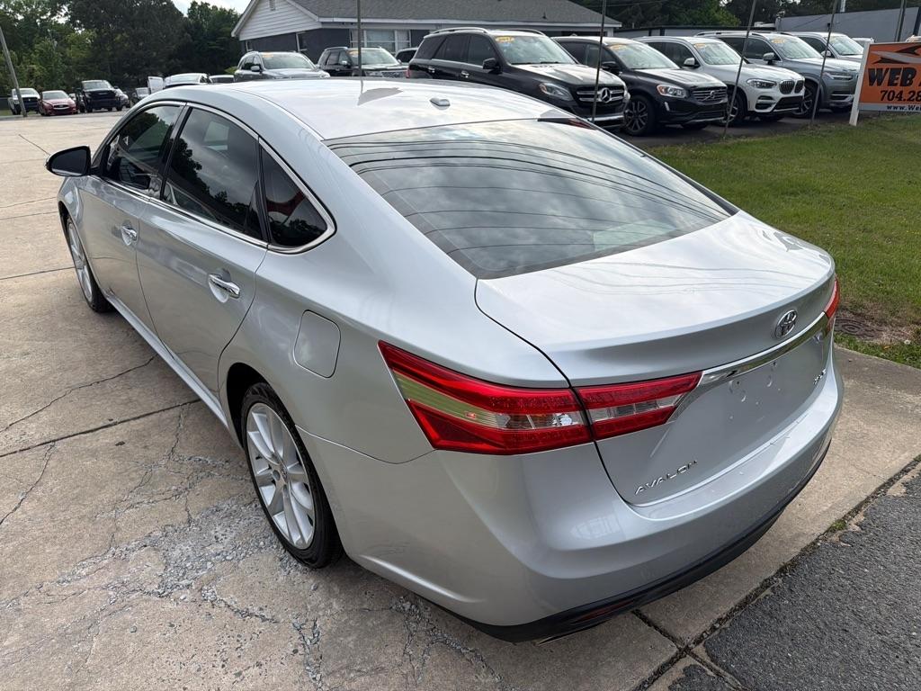 Toyota Avalon 4dr Sdn XLE Premium (Natl) 2013