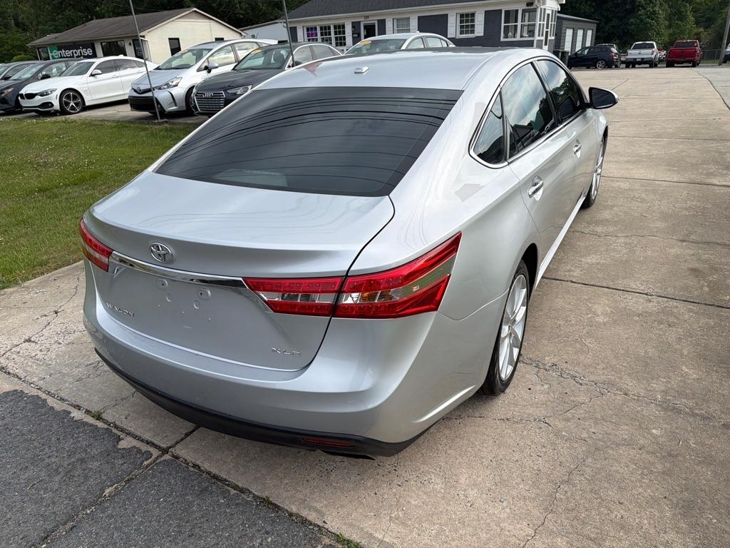 Toyota Avalon 4dr Sdn XLE Premium (Natl) 2013