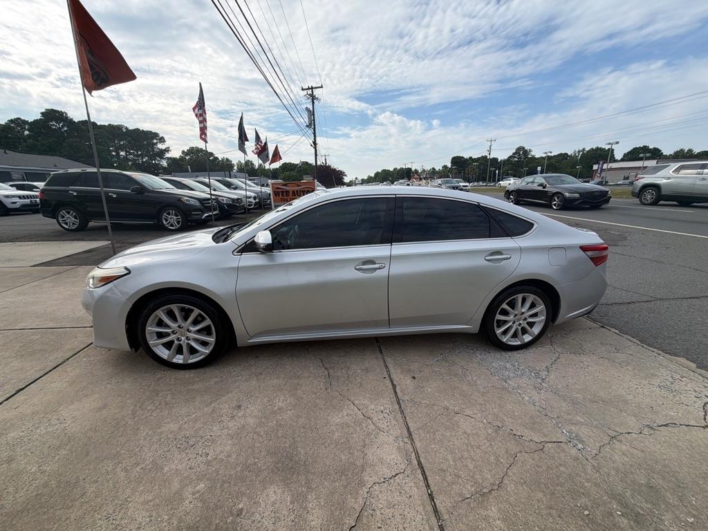 Toyota Avalon 4dr Sdn XLE Premium (Natl) 2013