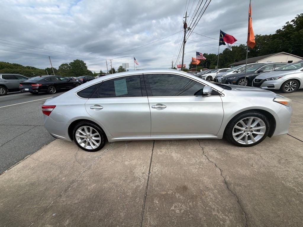 Toyota Avalon 4dr Sdn XLE Premium (Natl) 2013