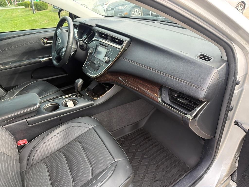 Toyota Avalon 4dr Sdn XLE Premium (Natl) 2013