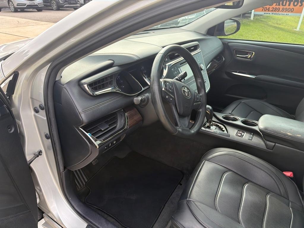Toyota Avalon 4dr Sdn XLE Premium (Natl) 2013