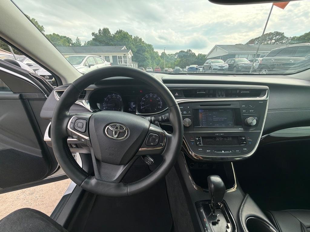 Toyota Avalon 4dr Sdn XLE Premium (Natl) 2013