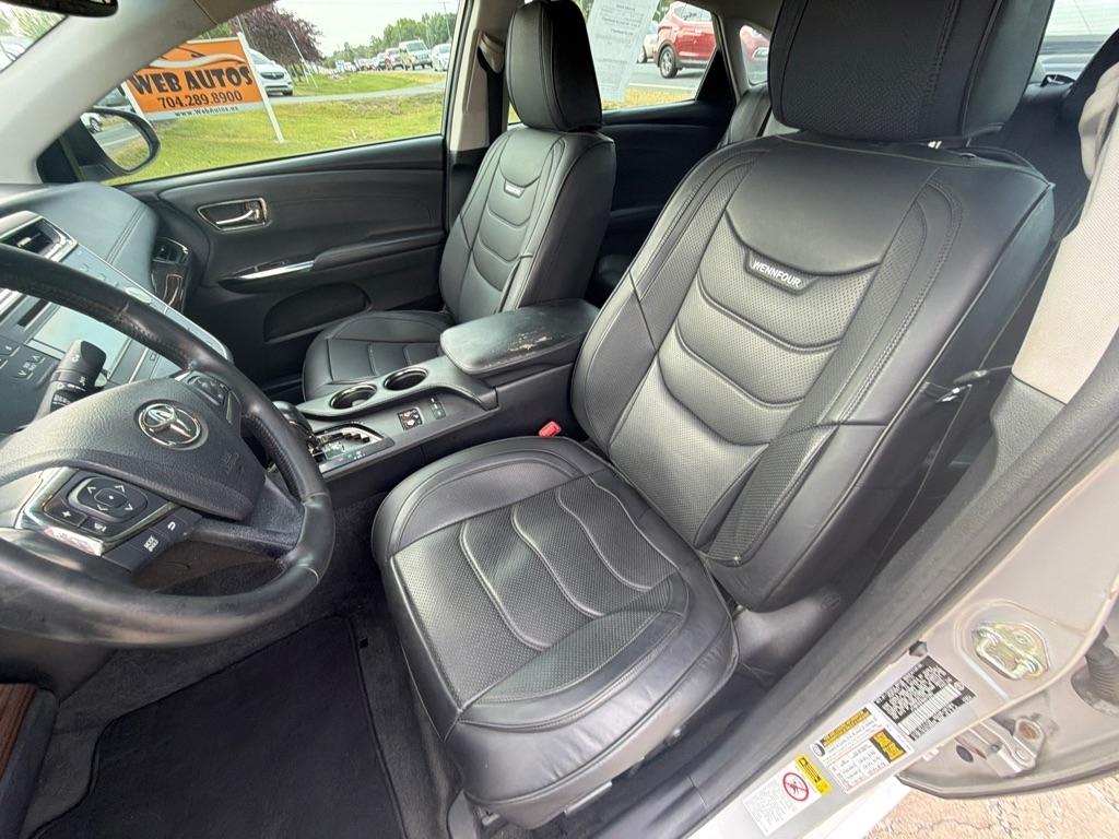 Toyota Avalon 4dr Sdn XLE Premium (Natl) 2013
