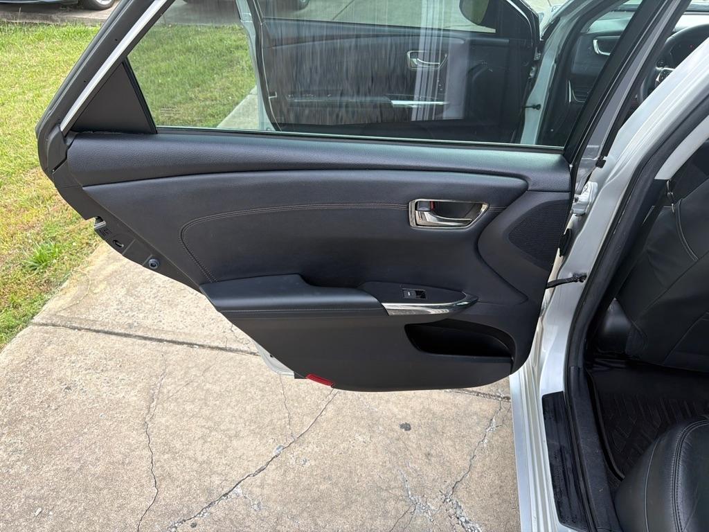 Toyota Avalon 4dr Sdn XLE Premium (Natl) 2013
