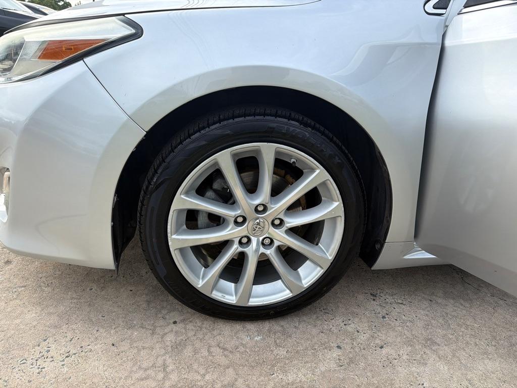 Toyota Avalon 4dr Sdn XLE Premium (Natl) 2013