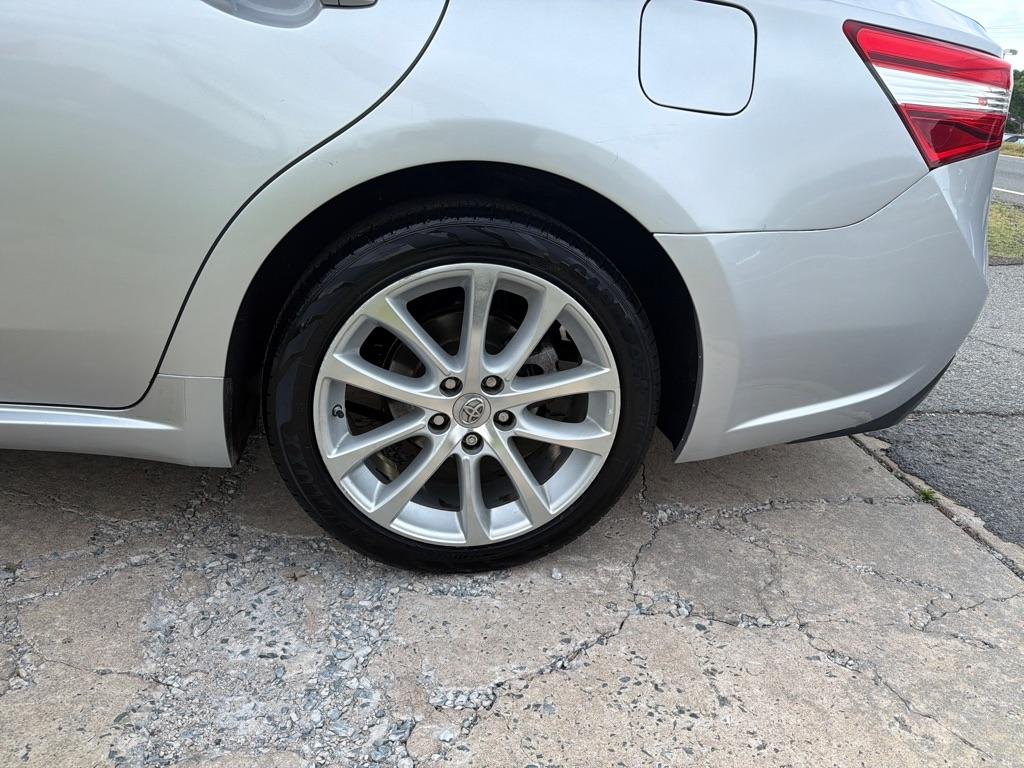 Toyota Avalon 4dr Sdn XLE Premium (Natl) 2013