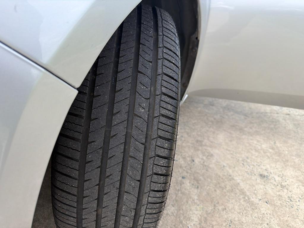 Toyota Avalon 4dr Sdn XLE Premium (Natl) 2013