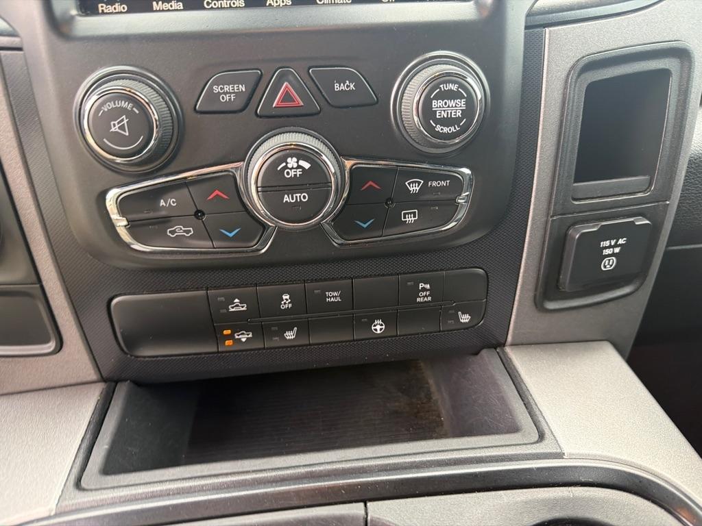 RAM 1500 Rebel 4x2 Crew Cab 5'7" Box 2017
