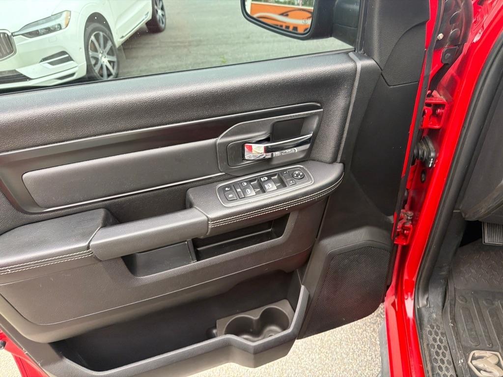 RAM 1500 Rebel 4x2 Crew Cab 5'7" Box 2017