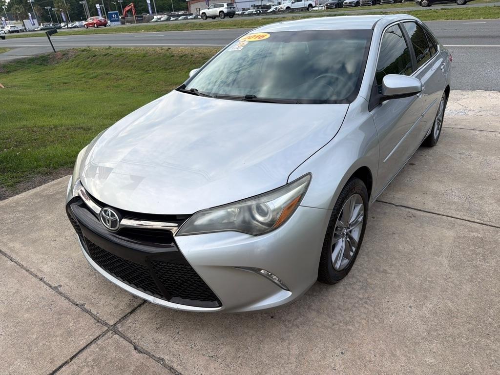 Toyota Camry 4dr Sdn I4 Auto SE w/Special Edition Pkg (Natl) 2016