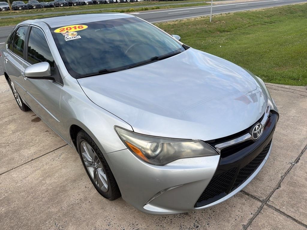 Toyota Camry 4dr Sdn I4 Auto SE w/Special Edition Pkg (Natl) 2016