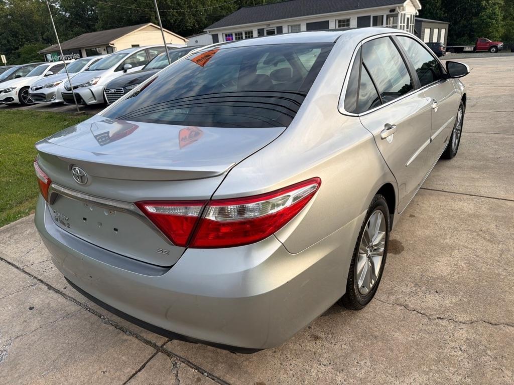 Toyota Camry 4dr Sdn I4 Auto SE w/Special Edition Pkg (Natl) 2016