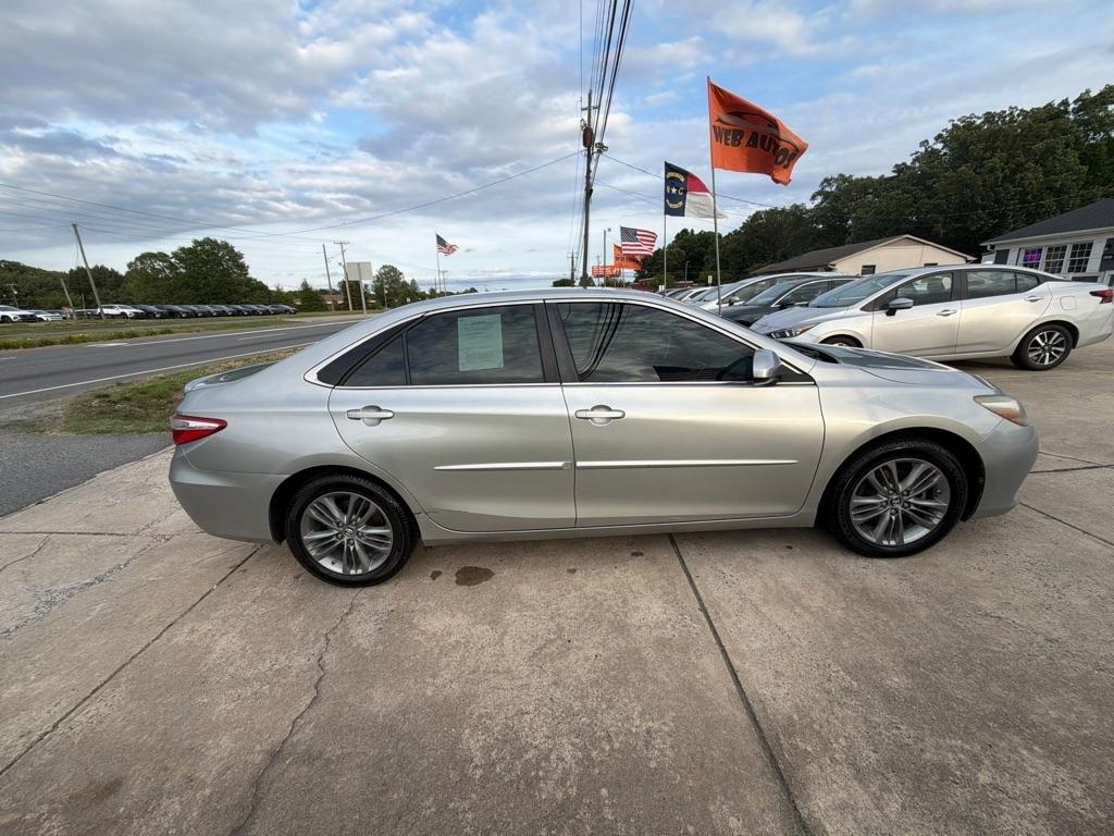 Toyota Camry 4dr Sdn I4 Auto SE w/Special Edition Pkg (Natl) 2016