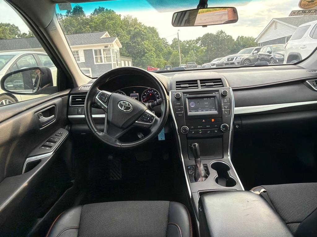 Toyota Camry 4dr Sdn I4 Auto SE w/Special Edition Pkg (Natl) 2016