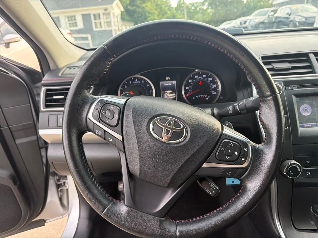 Toyota Camry 4dr Sdn I4 Auto SE w/Special Edition Pkg (Natl) 2016