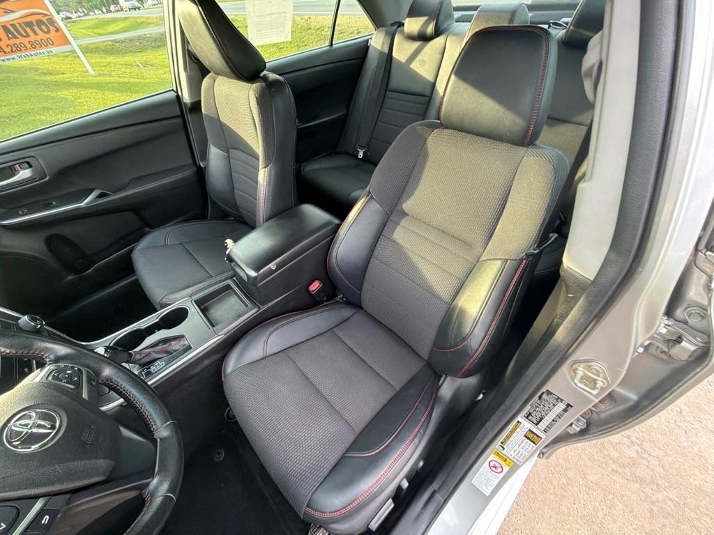 Toyota Camry 4dr Sdn I4 Auto SE w/Special Edition Pkg (Natl) 2016