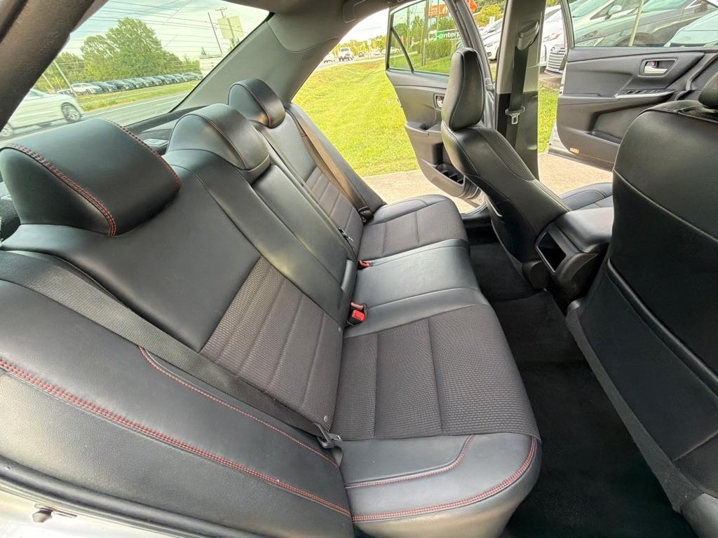 Toyota Camry 4dr Sdn I4 Auto SE w/Special Edition Pkg (Natl) 2016