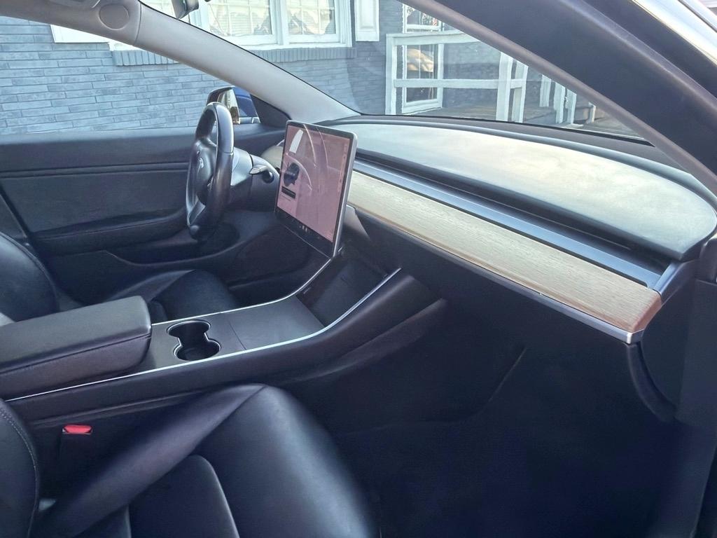 Tesla Model 3 Mid Range Battery RWD 2018