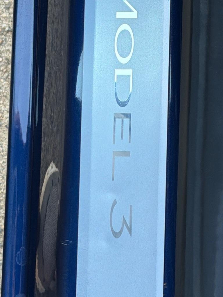 Tesla Model 3 Mid Range Battery RWD 2018