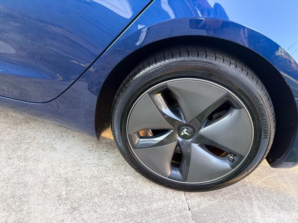Tesla Model 3 Mid Range Battery RWD 2018