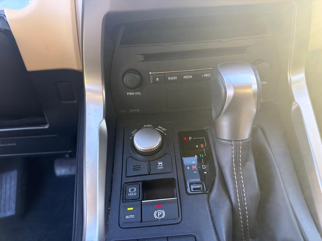 Lexus NX 200t FWD 4dr 2016