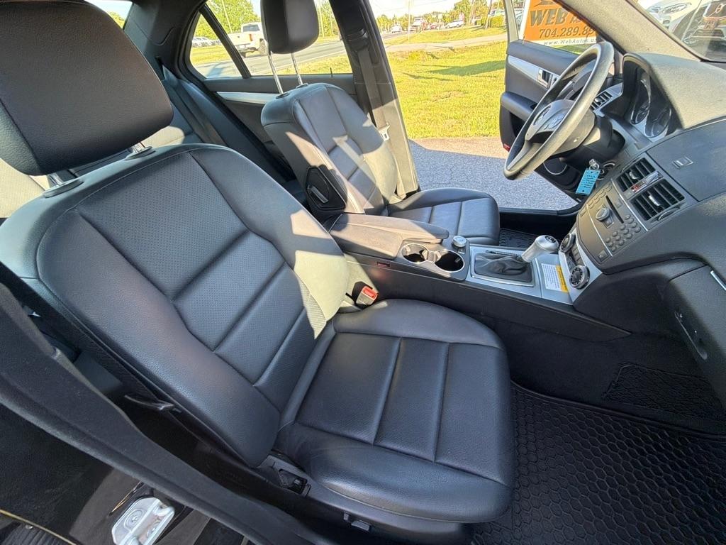 Mercedes-Benz C-Class 4dr Sdn 3.0L Sport 4MATIC 2009