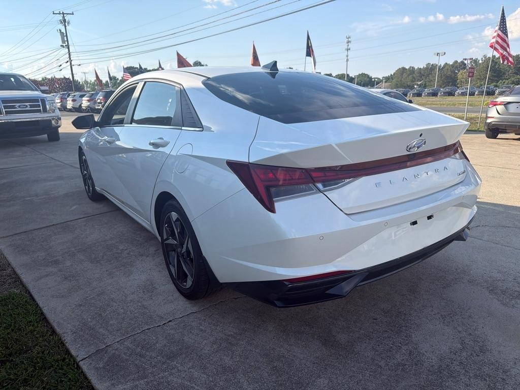 Hyundai Elantra Limited IVT 2022