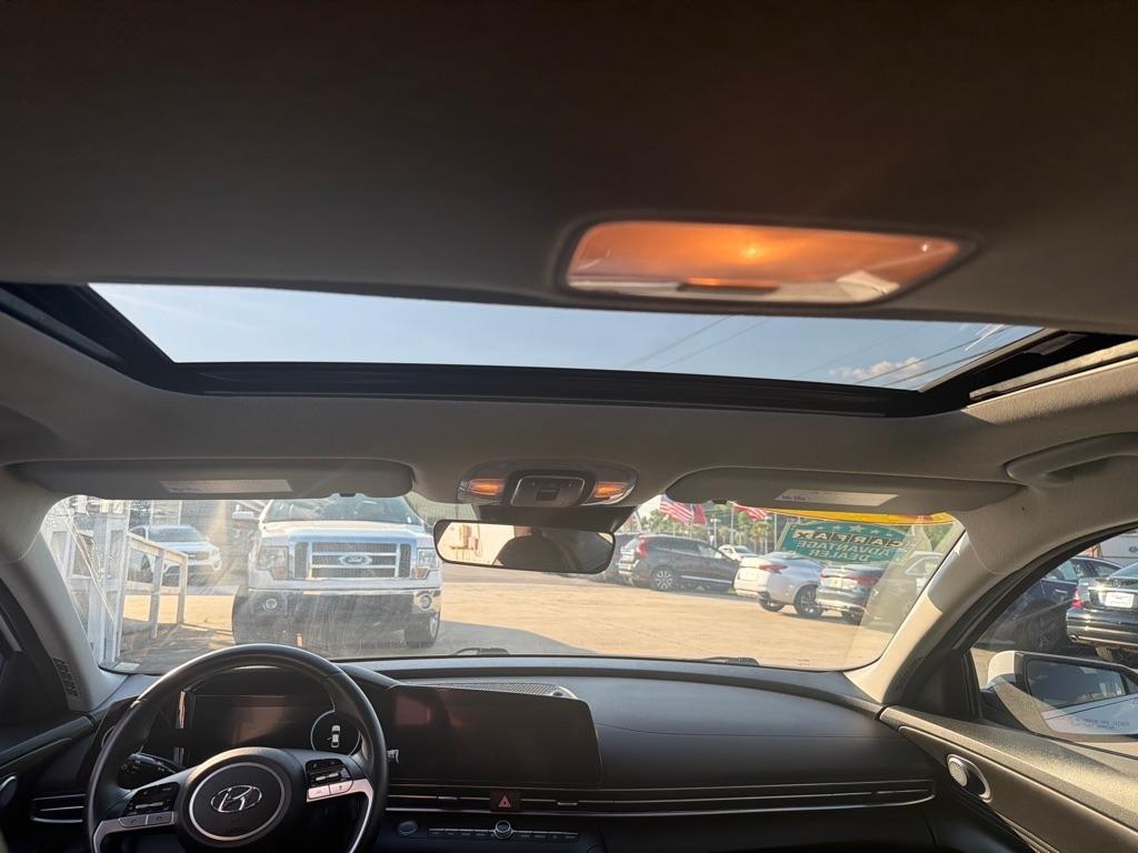 Hyundai Elantra Limited IVT 2022