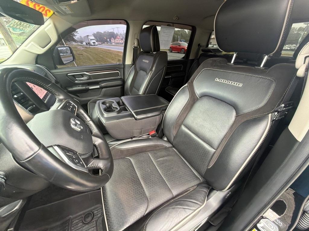 RAM 1500 Laramie 4x2 Crew Cab 5'7" Box 2022