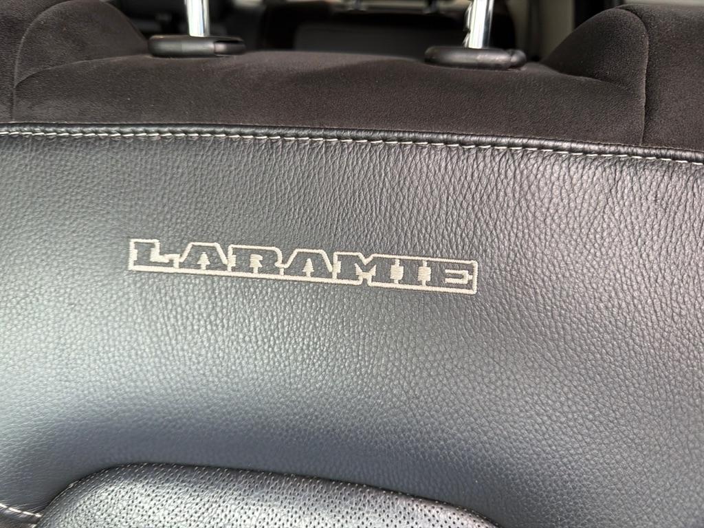 RAM 1500 Laramie 4x2 Crew Cab 5'7" Box 2022