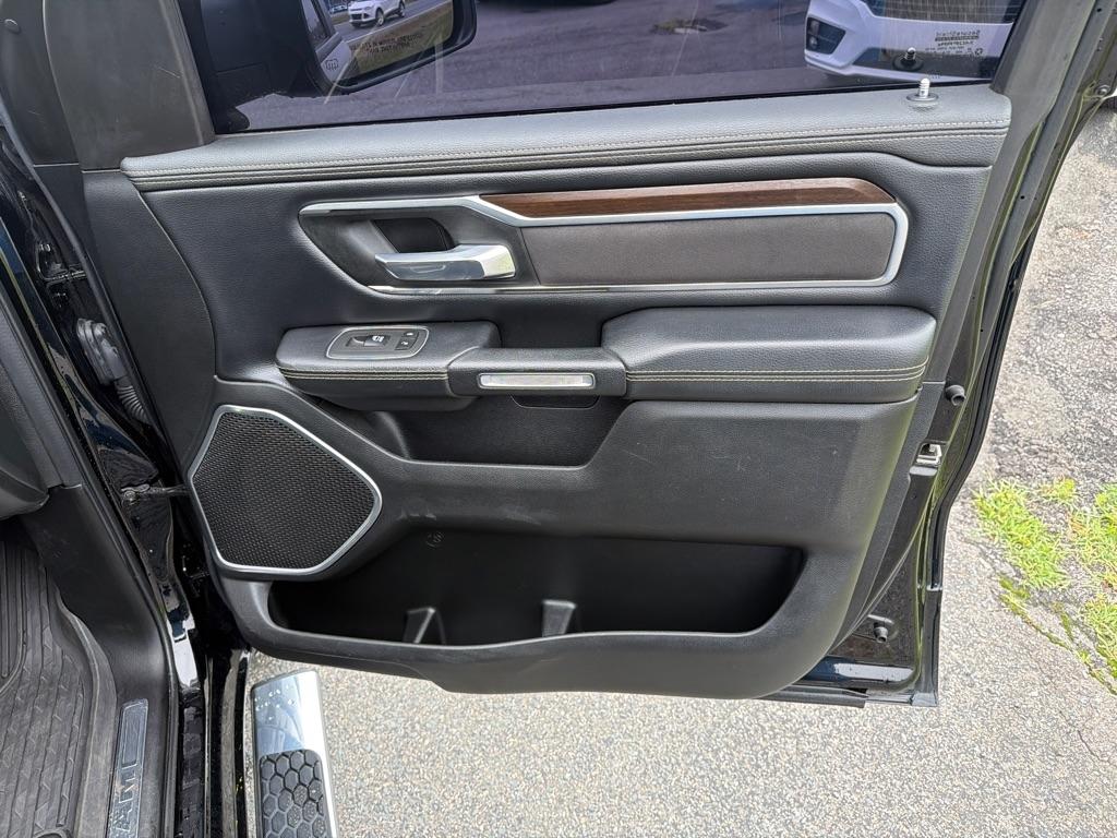RAM 1500 Laramie 4x2 Crew Cab 5'7" Box 2022