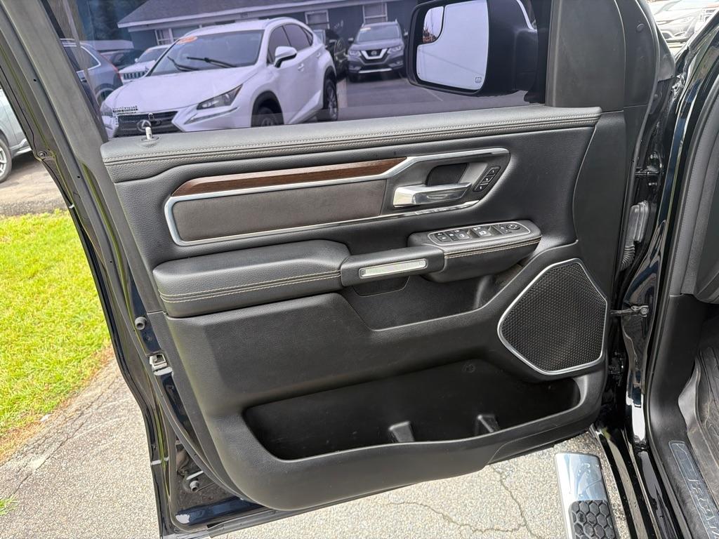 RAM 1500 Laramie 4x2 Crew Cab 5'7" Box 2022