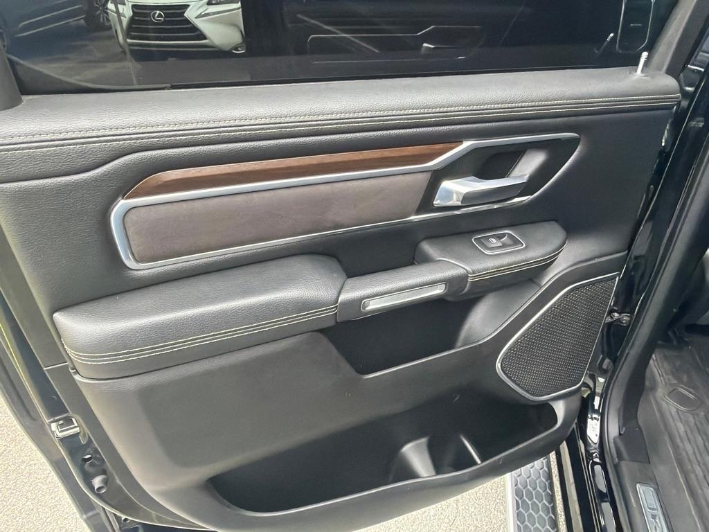 RAM 1500 Laramie 4x2 Crew Cab 5'7" Box 2022