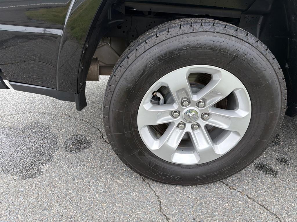 RAM 1500 Laramie 4x2 Crew Cab 5'7" Box 2022